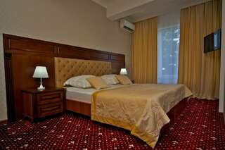 Гостиница Эдем Сочи 2-х местный  2-х комнатный номер «люкс»-1